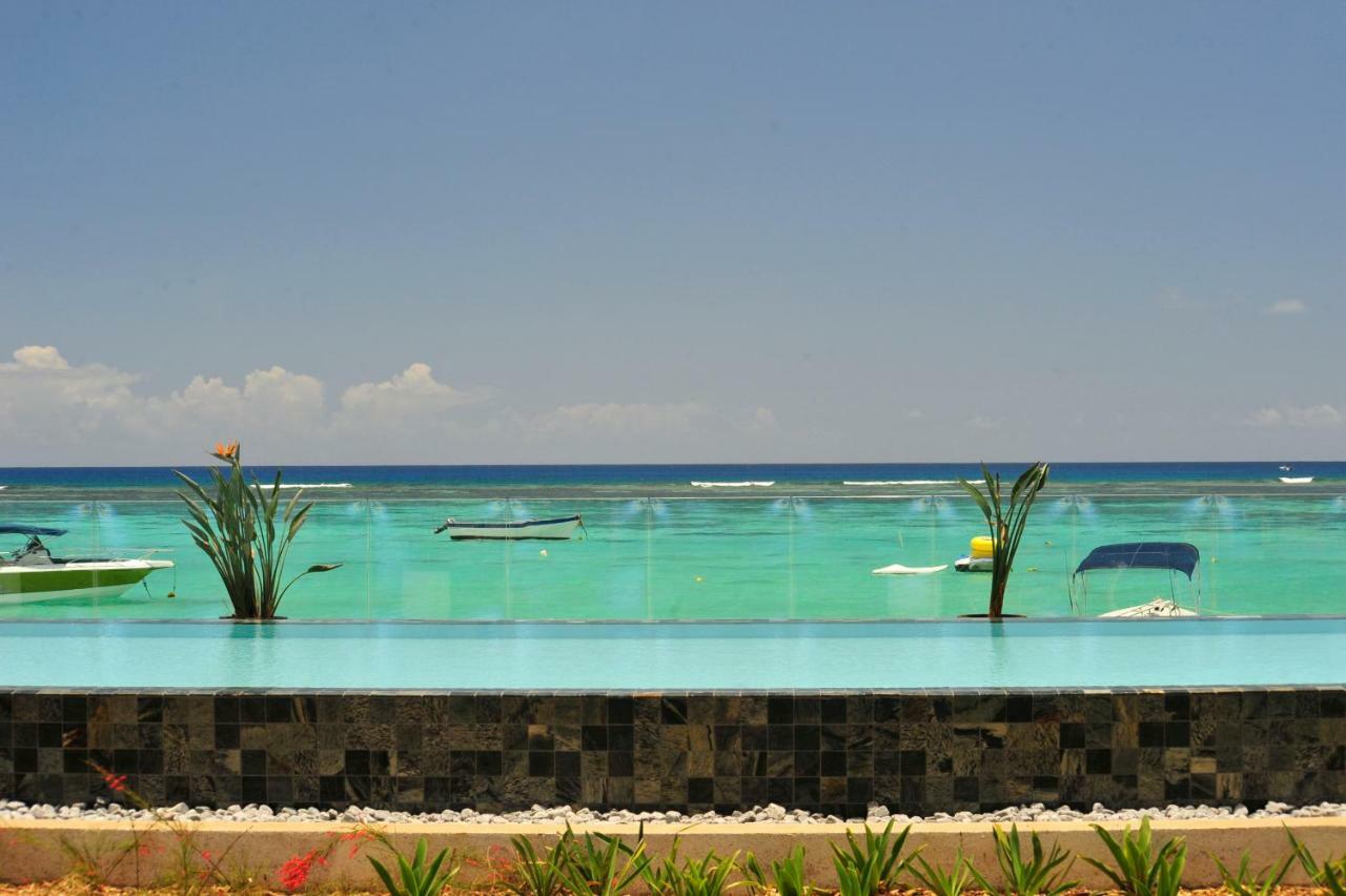 Obiches Luxury Beachfront Apartment Trou-Aux-Biches Exteriér fotografie