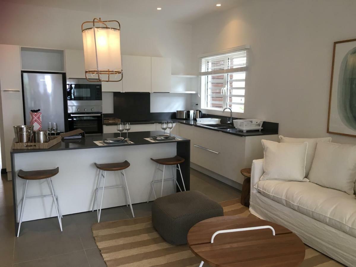 Obiches Luxury Beachfront Apartment Trou-Aux-Biches Exteriér fotografie