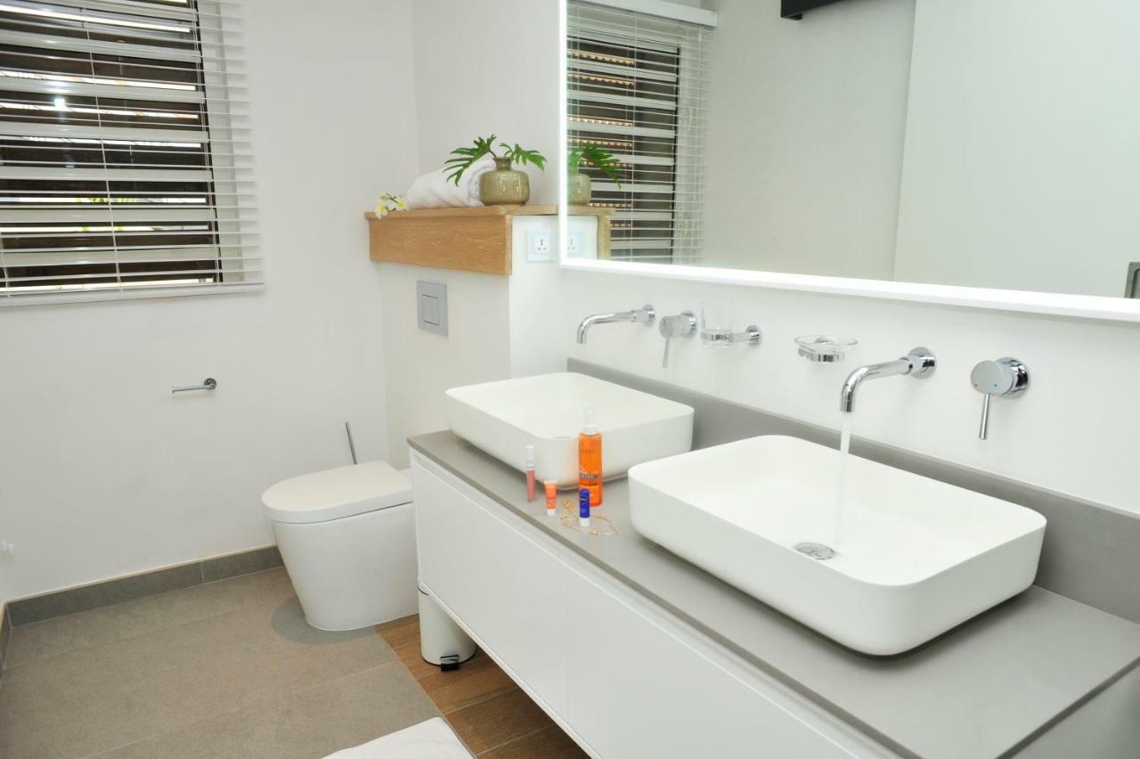Obiches Luxury Beachfront Apartment Trou-Aux-Biches Exteriér fotografie
