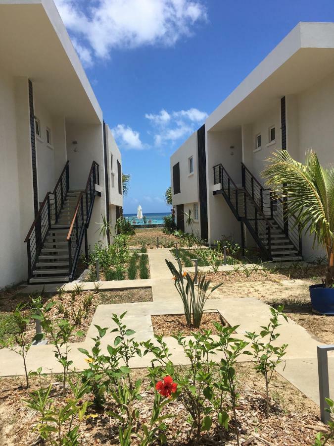 Obiches Luxury Beachfront Apartment Trou-Aux-Biches Exteriér fotografie