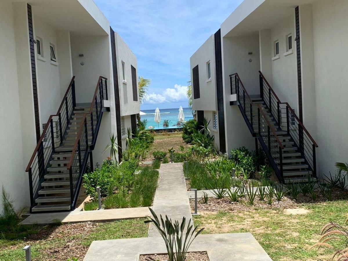 Obiches Luxury Beachfront Apartment Trou-Aux-Biches Exteriér fotografie